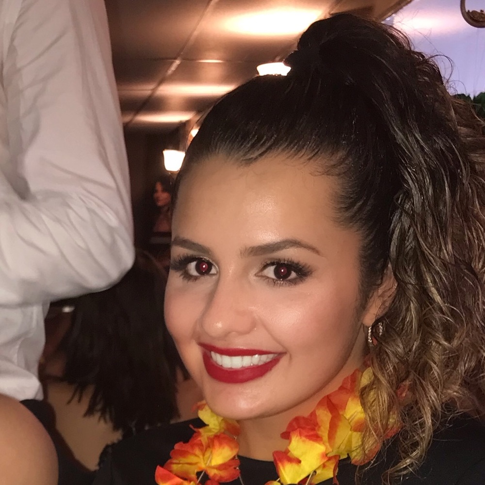 Meet your Posher, Deanna